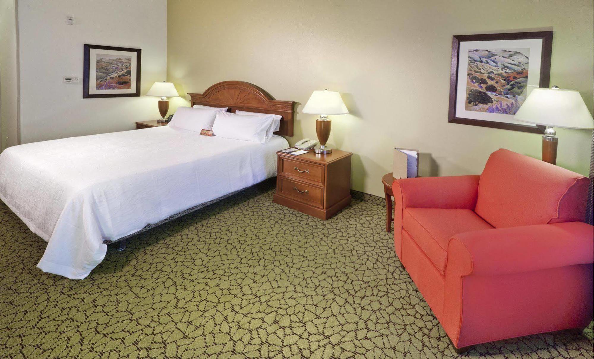 Hilton Garden Inn Ontario Rancho Cucamonga Exterior photo